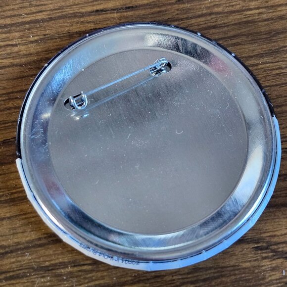 In-N-Out Burger Winter Holiday Pinback Button Merry Christmas 2024 - Picture 2 of 2